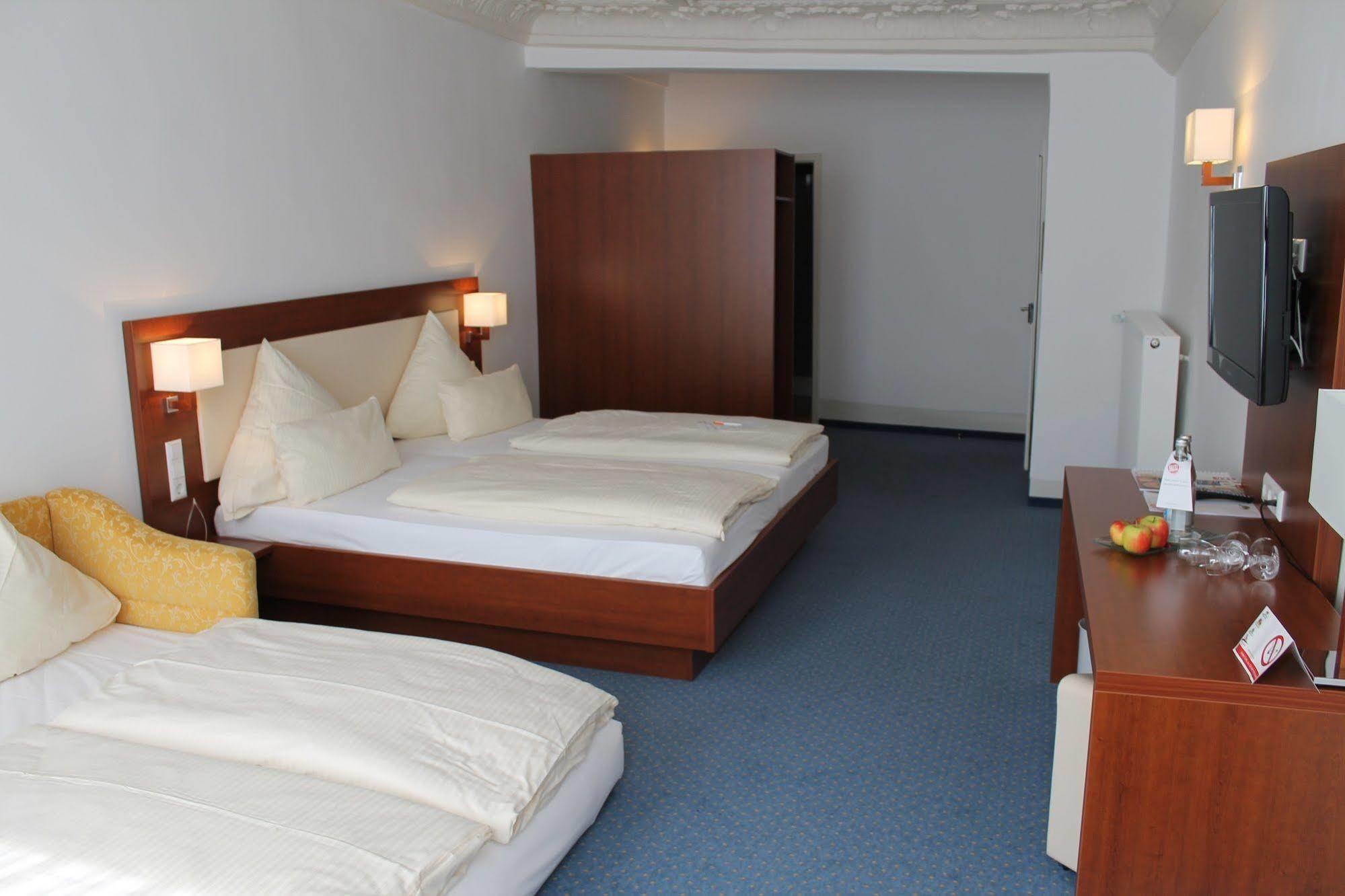 Stadt-Gut-Hotel Gasthof Goldener Adler Schwäbisch Hall Exteriér fotografie